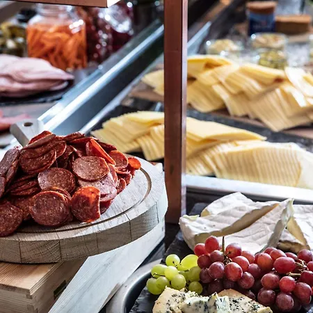 埃斯波斯堪迪克酒店 4*